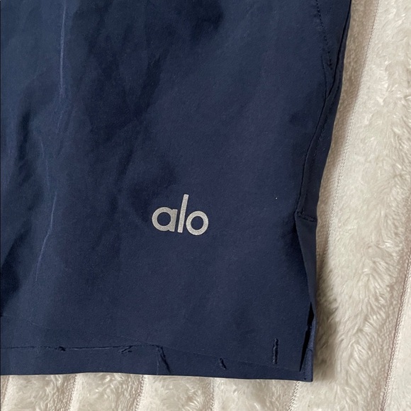 ALO Yoga Dark Blue Performance Shorts | Size Medium Men - Picture 2 of 6